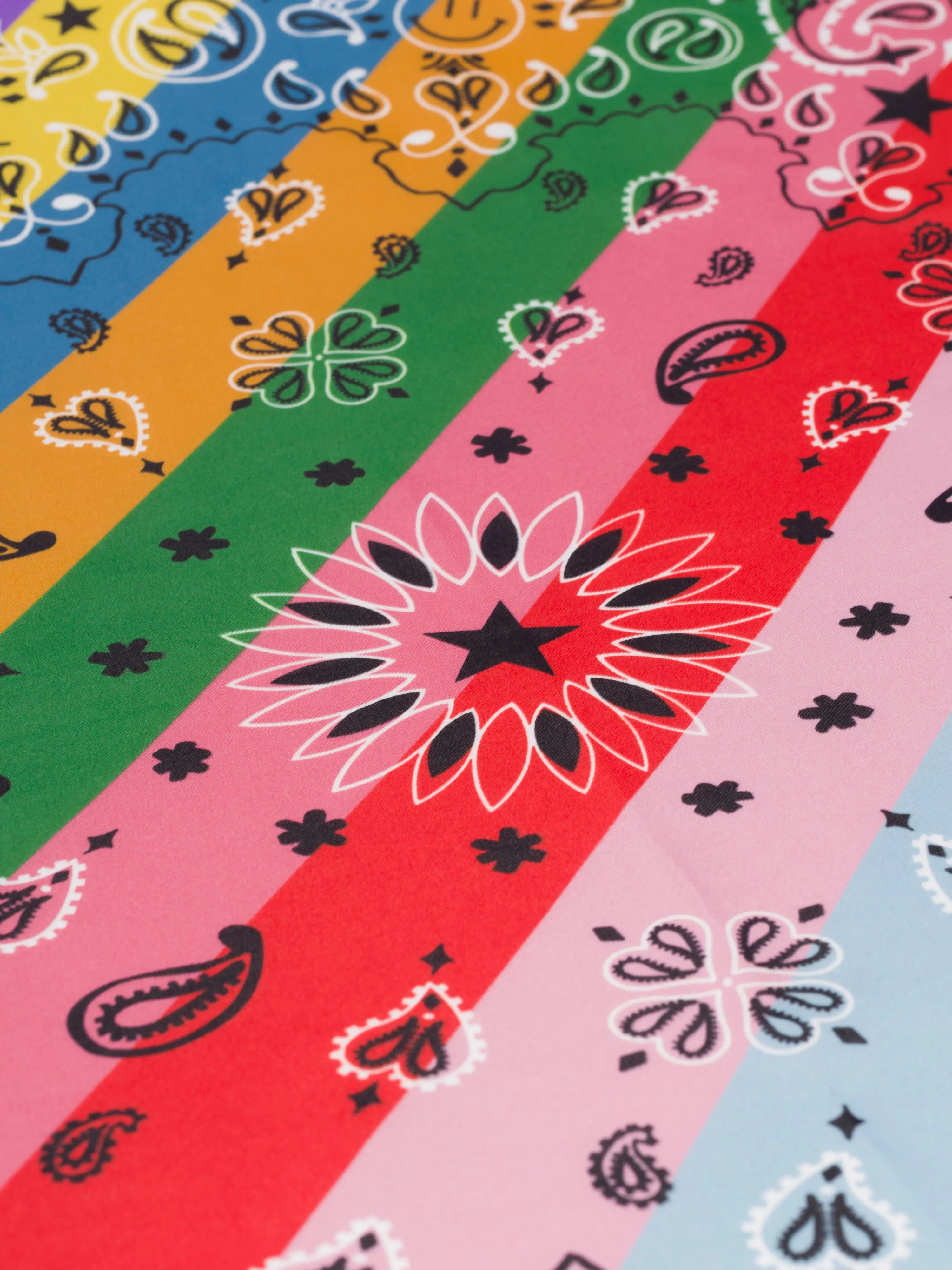 Bandana en Soie - STAR - RAINBOW - Petit Modèle - Image 4