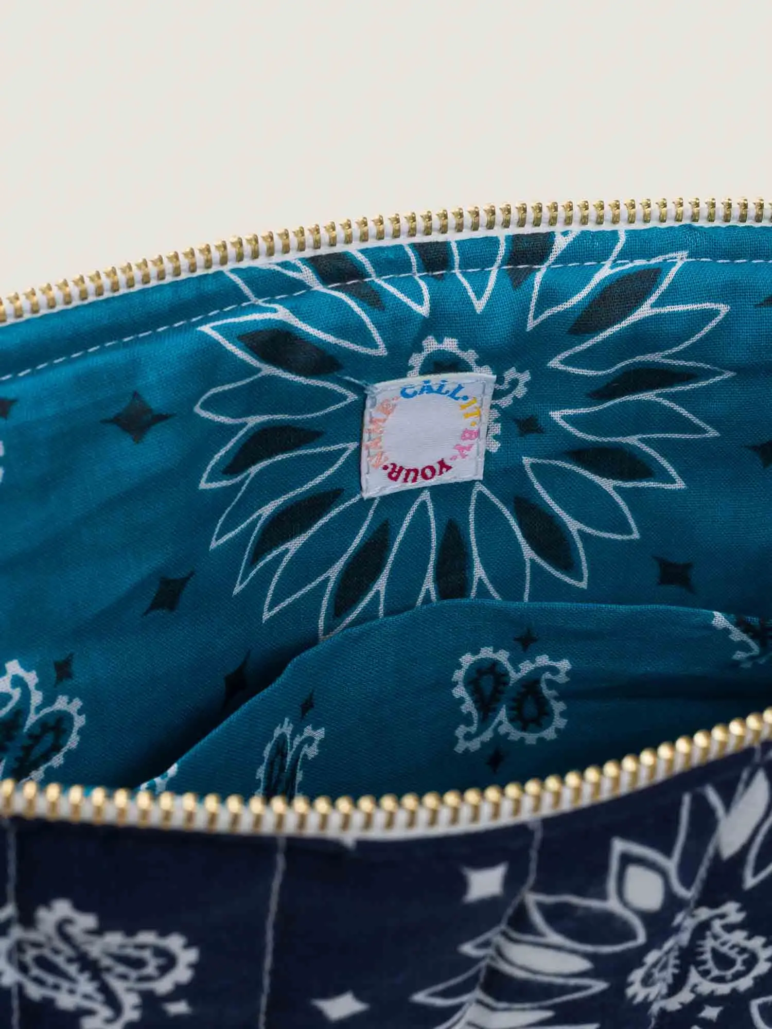 Pochette Matelassée Ordinateur - COEUR - Navy / Pétrole - Image 5