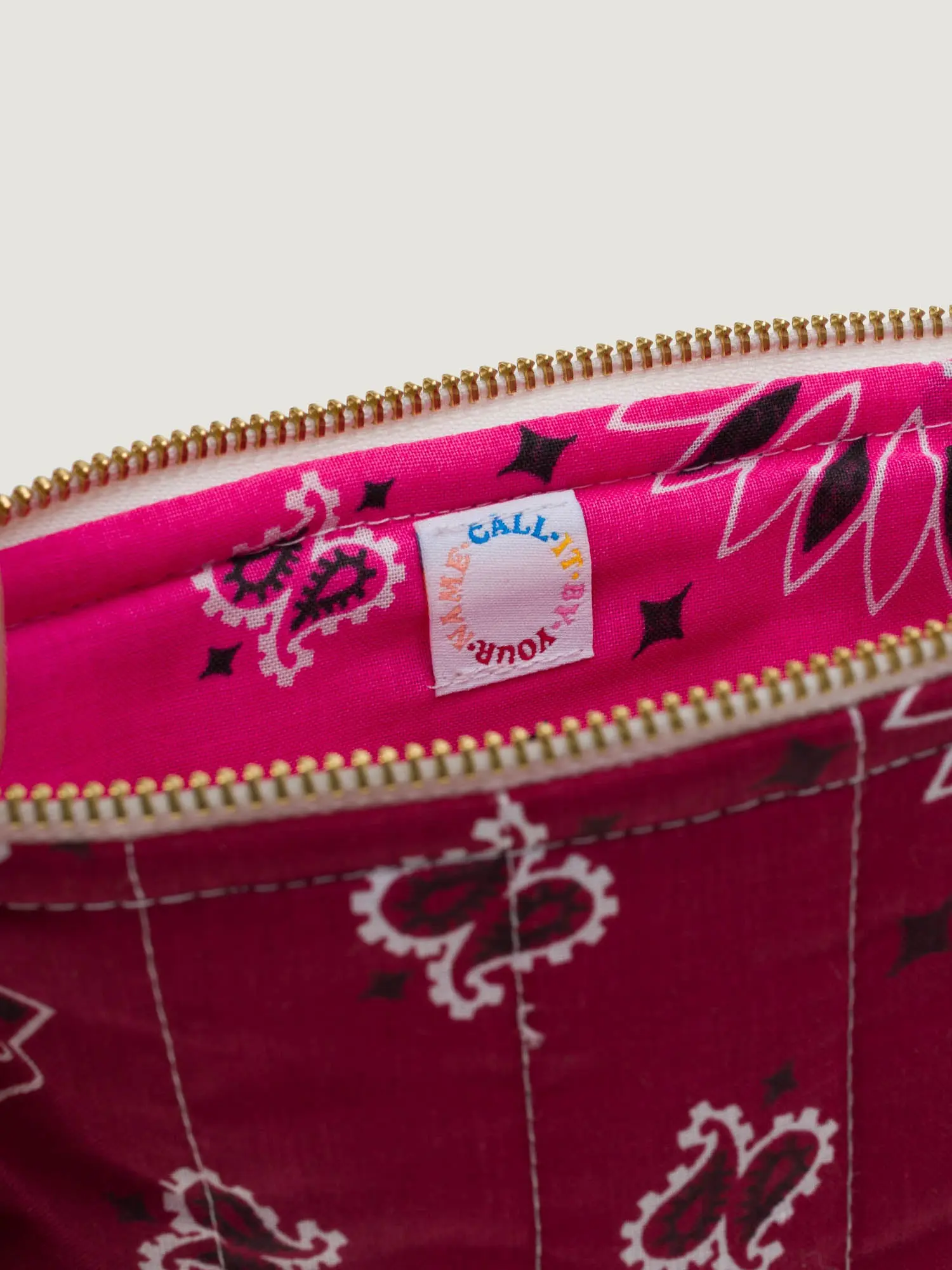 Pochette Zippée Matelassée - CHAMPIGNON - Bordeaux / Fuchsia - Image 4
