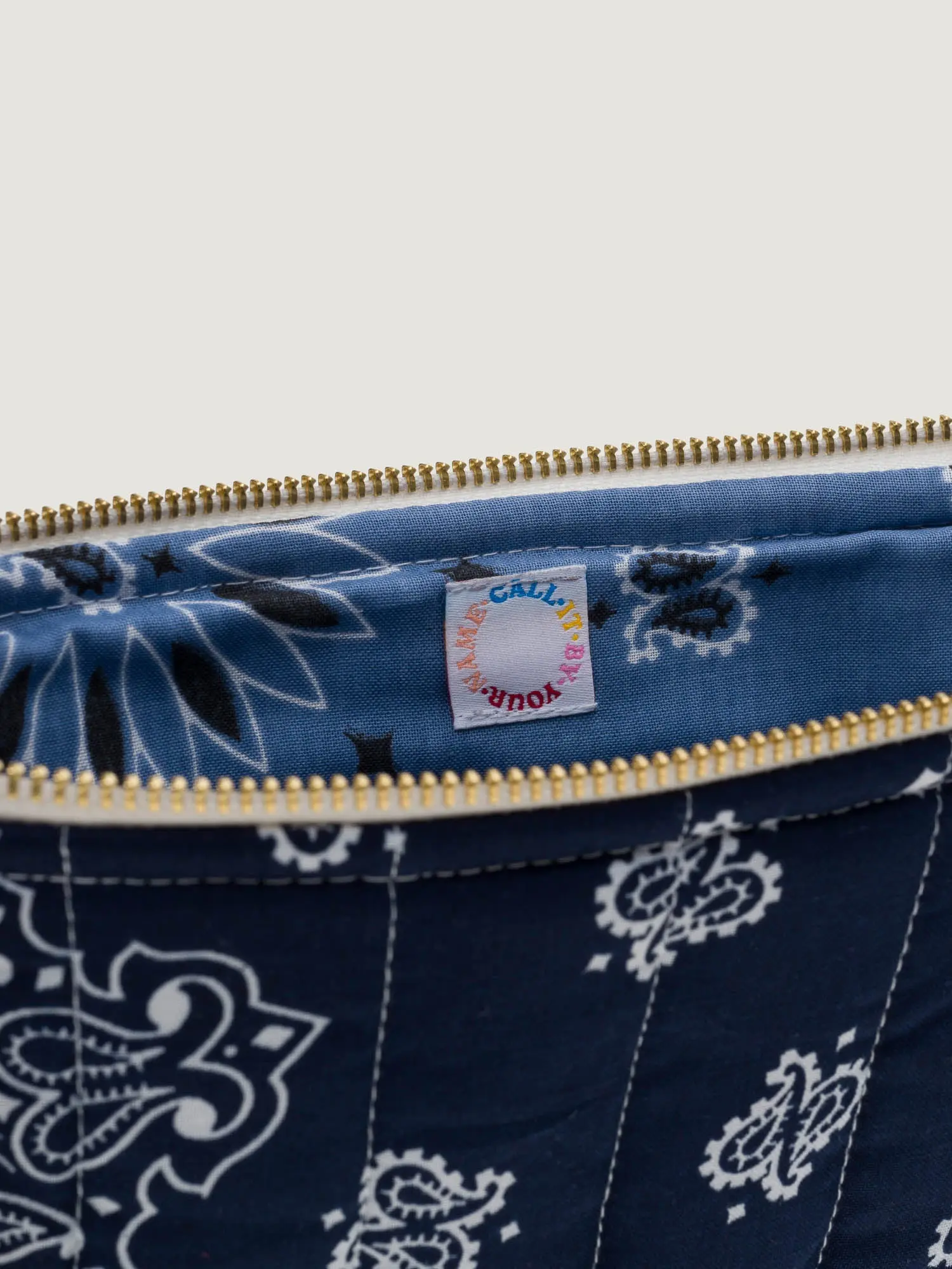 Pochette Zippée Matelassée - CHAMPIGNON - Navy / Chambray - Image 4